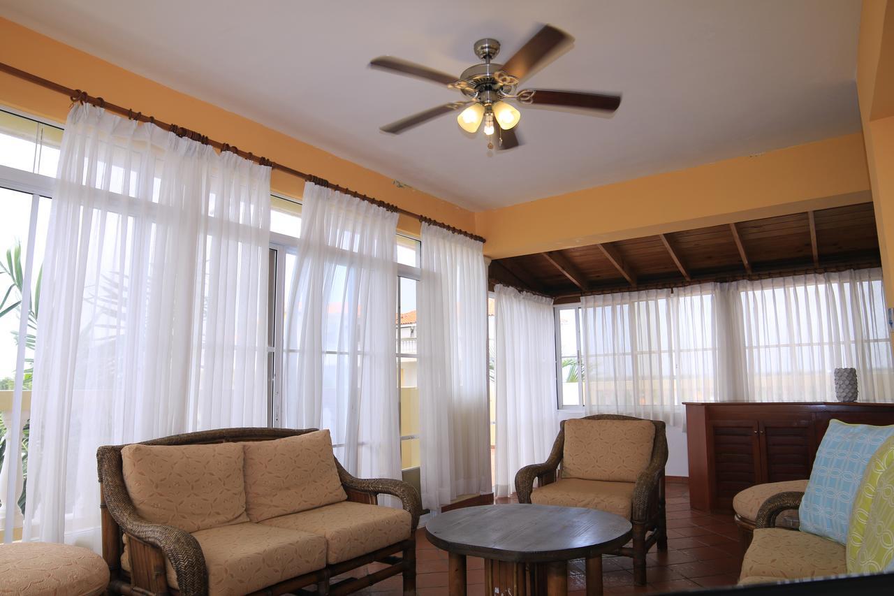 Residencial Las Palmeras De Willy Hotel Boca Chica Exterior photo