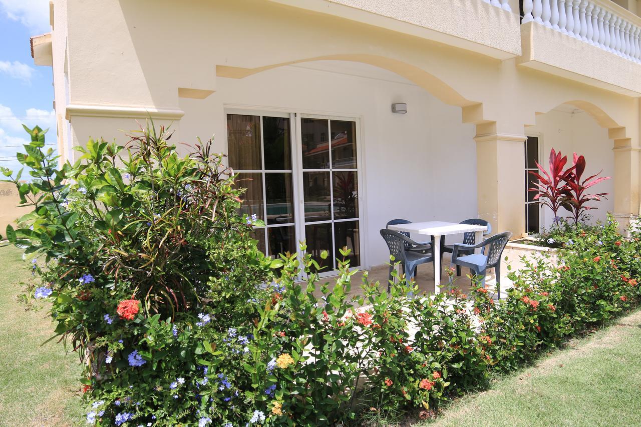 Residencial Las Palmeras De Willy Hotel Boca Chica Exterior photo