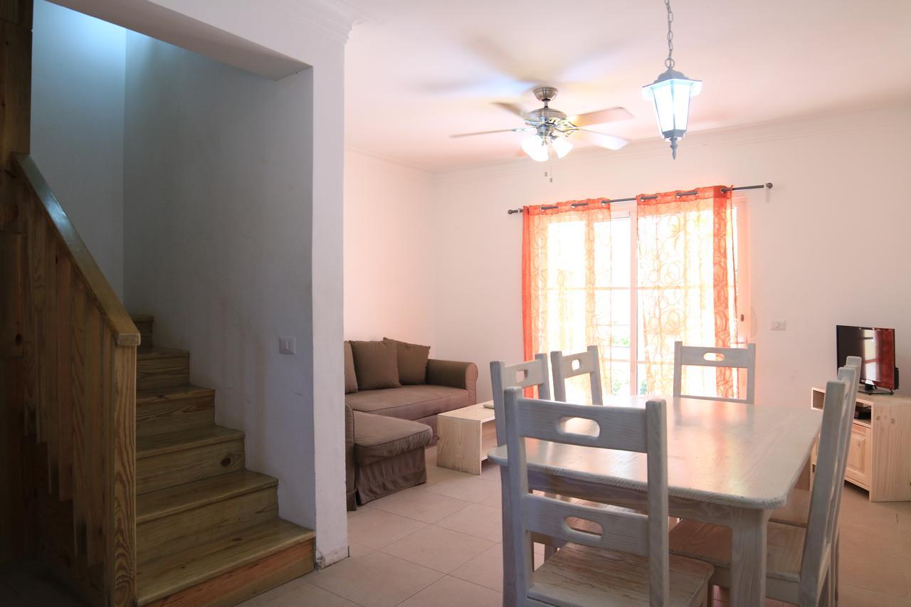 Residencial Las Palmeras De Willy Hotel Boca Chica Exterior photo