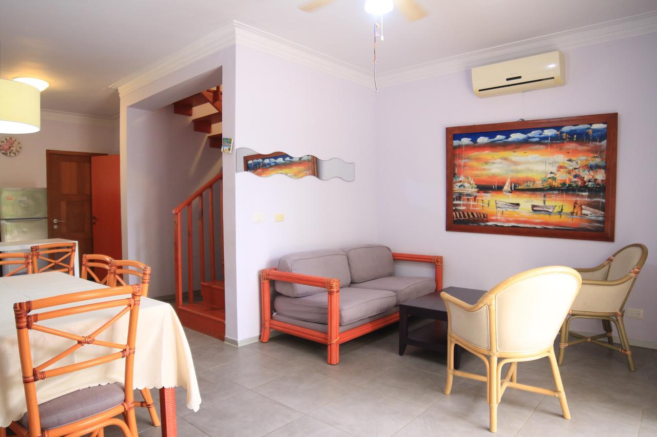 Residencial Las Palmeras De Willy Hotel Boca Chica Exterior photo